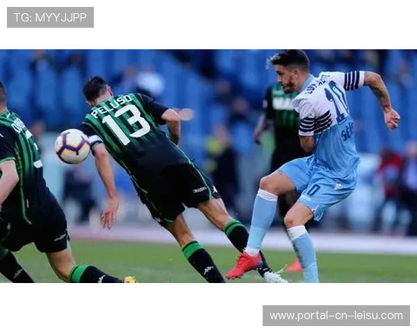 萨索洛主场米兰球迷反客为主，红黑军团夺冠氛围提前预热